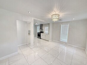 4019 Brundrette St, Unit 14-2632 in Dallas, TX - Building Photo - Building Photo