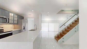 8212 NW 8th Pl in Plantation, FL - Building Photo