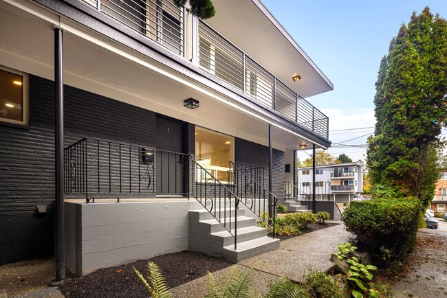 6721 24th Ave NW in Seattle, WA - Building Photo - Building Photo