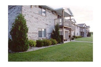 STURGEON BAY APARTMENTS in Sturgeon Bay, WI - Building Photo - Building Photo