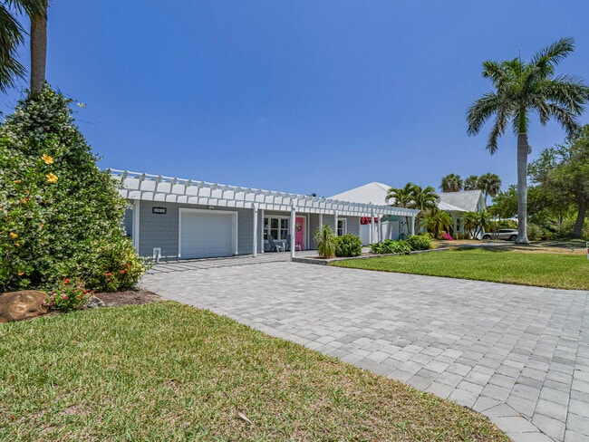 13630 N Indian River Dr in Sebastian, FL - Building Photo - Building Photo