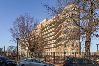 The T Building in Jamaica, NY - Building Photo - Building Photo