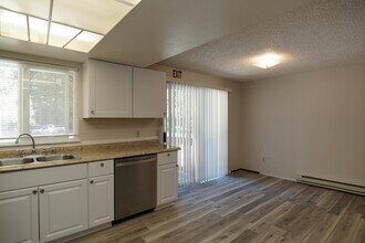 6508 185th Ave E in Bonney Lake, WA - Foto de edificio - Building Photo