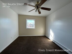 910 Balata St in Easton, PA - Building Photo - Building Photo