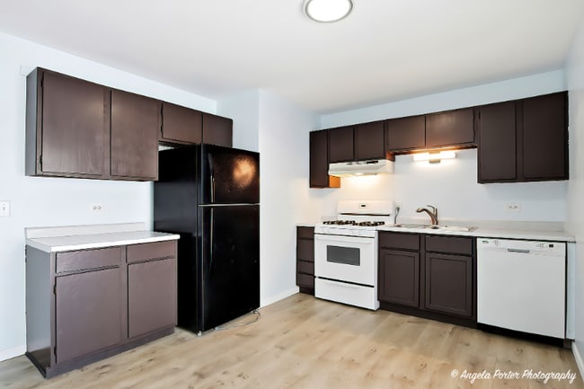 831 Washington St in Woodstock, IL - Building Photo - Building Photo