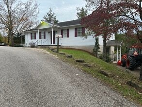 1 Lakeview Dr in Barboursville, WV - Building Photo - Building Photo