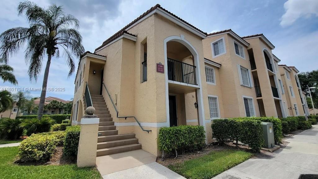 1749 Village Blvd in West Palm Beach, FL - Building Photo