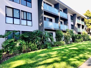 The Camille North Apartments in Mountain View, CA - Foto de edificio - Building Photo