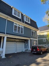 26 Dorr St, Unit 26 in Boston, MA - Foto de edificio - Building Photo