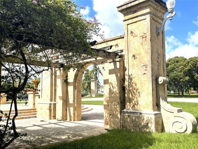 1556 San Benito Ave in Coral Gables, FL - Building Photo - Building Photo