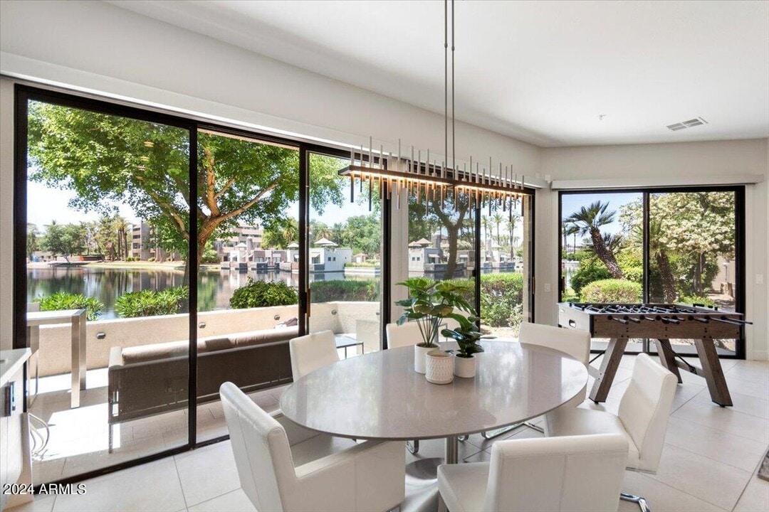 8989 N Gainey Center Dr in Scottsdale, AZ - Building Photo