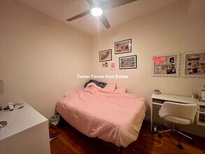 1029 Tremont St, Unit 2 in Boston, MA - Foto de edificio - Building Photo