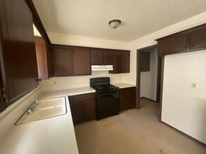 3112 SE 57th St in Oklahoma City, OK - Building Photo - Building Photo