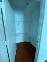 1900 N Bayshore Dr, Unit 3717 in Miami, FL - Foto de edificio - Building Photo