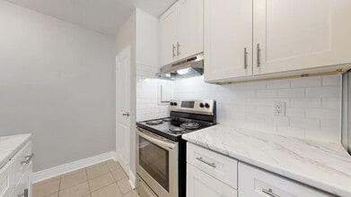 Regent Apartments in Oshawa, ON - Building Photo - Building Photo