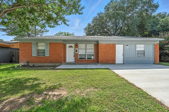 property at 1109 Lexington Dr