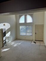 4050 Porte La Paz, Unit 56 in San Diego, CA - Building Photo