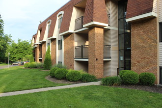 Woodland Apartments in Cincinnati, OH - Building Photo - Building Photo