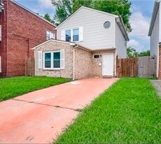 890 A Ave in Norfolk, VA - Building Photo