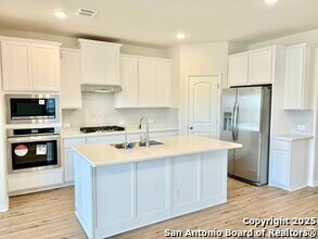 1641 Couser Ave in New Braunfels, TX - Building Photo - Building Photo