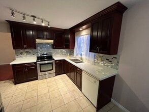 2929 Cord Av in Coquitlam, BC - Building Photo - Building Photo