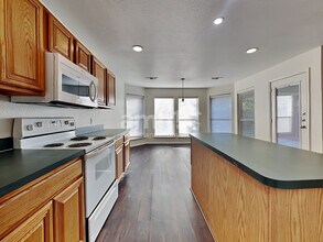 7307 Fossil Garden Dr in Arlington, TX - Building Photo - Building Photo