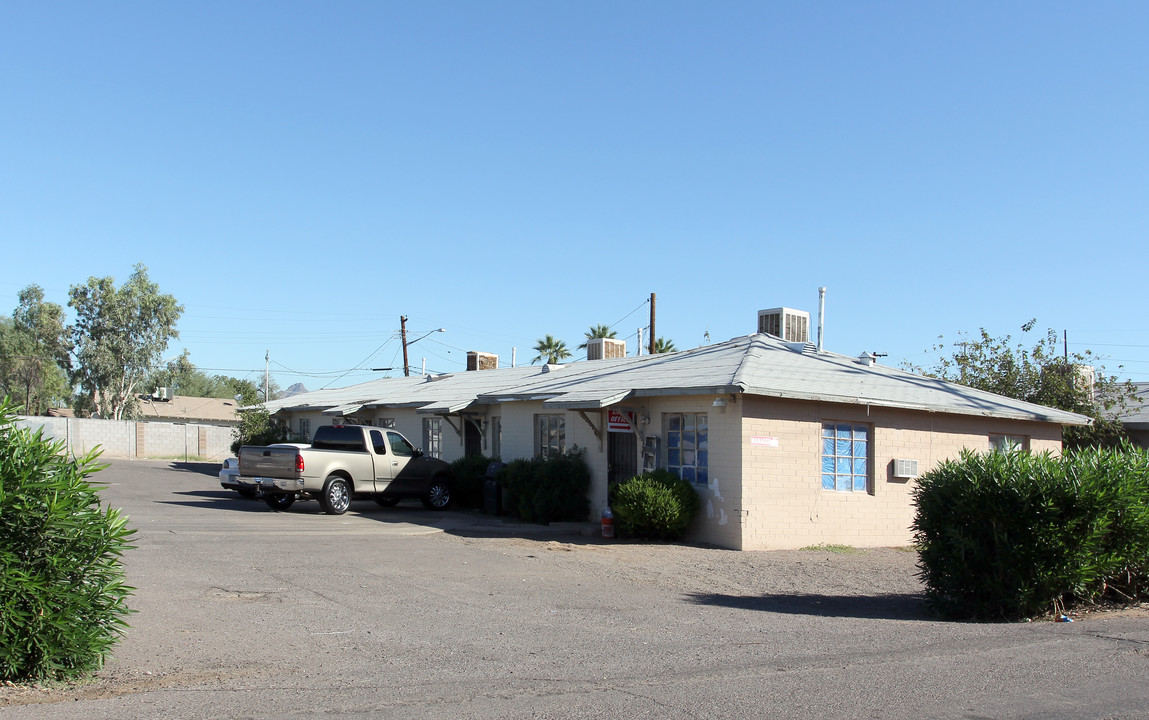 1524 East Oak Street in Phoenix, AZ - Foto de edificio