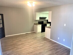 13041 W Ohio Ave in Lakewood, CO - Foto de edificio - Building Photo