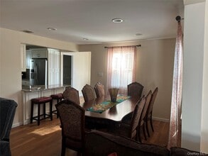 615 W Walnut St in Long Beach, NY - Building Photo - Building Photo