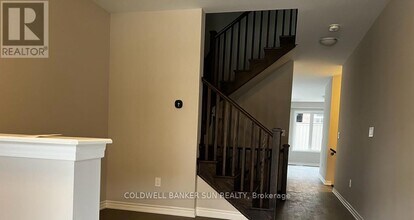 22 Keppel Cir in Brampton, ON - Building Photo - Building Photo