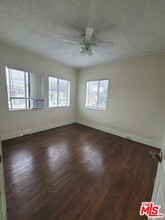 2932 1/2 Normandie Ave in Los Angeles, CA - Building Photo - Building Photo