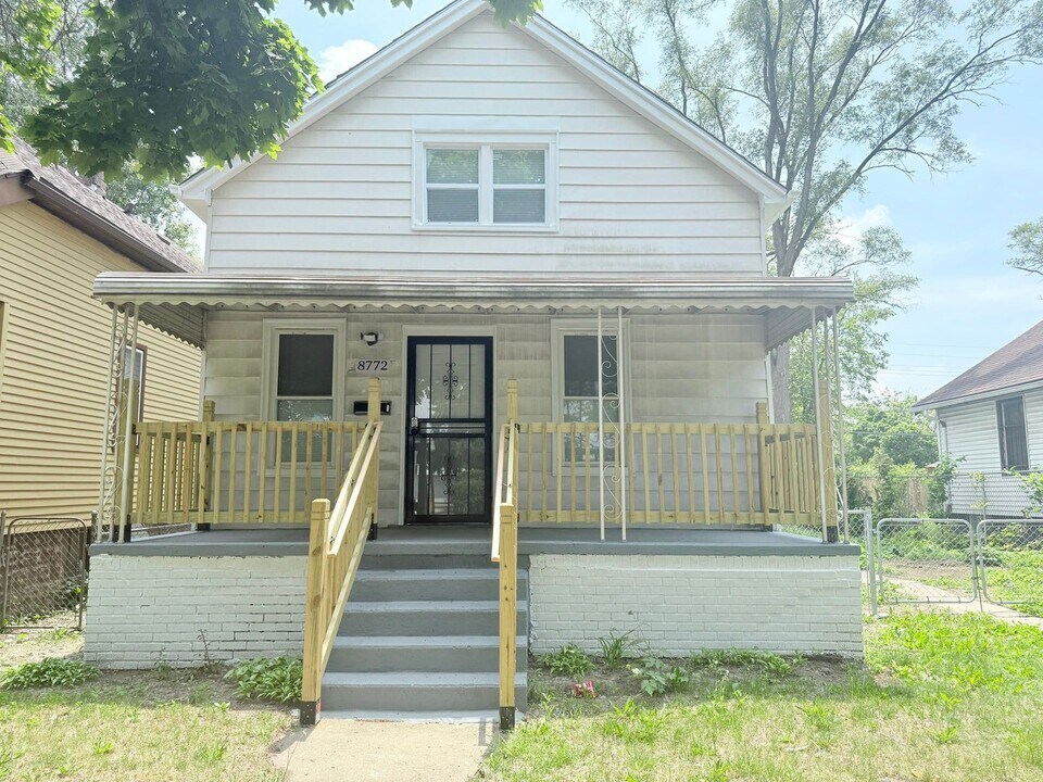 8772 Traverse St in Detroit, MI - Building Photo