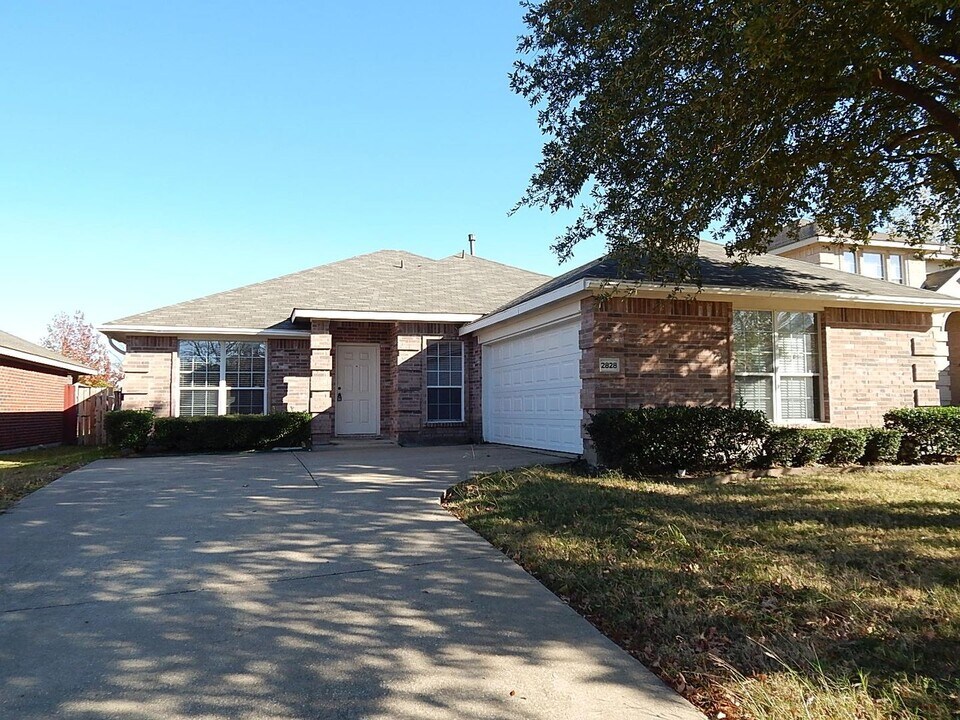 2828 Island Wren Dr in Mesquite, TX - Building Photo