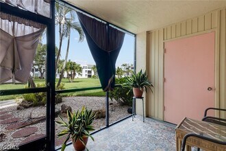 5959 Winkler Rd in Ft. Myers, FL - Building Photo - Building Photo