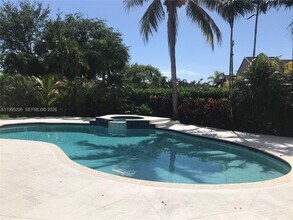 8750 SW 164th St in Palmetto Bay, FL - Building Photo - Building Photo