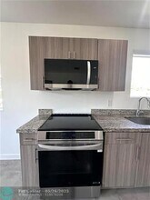 165 NW 39th St in Miami, FL - Building Photo - Building Photo