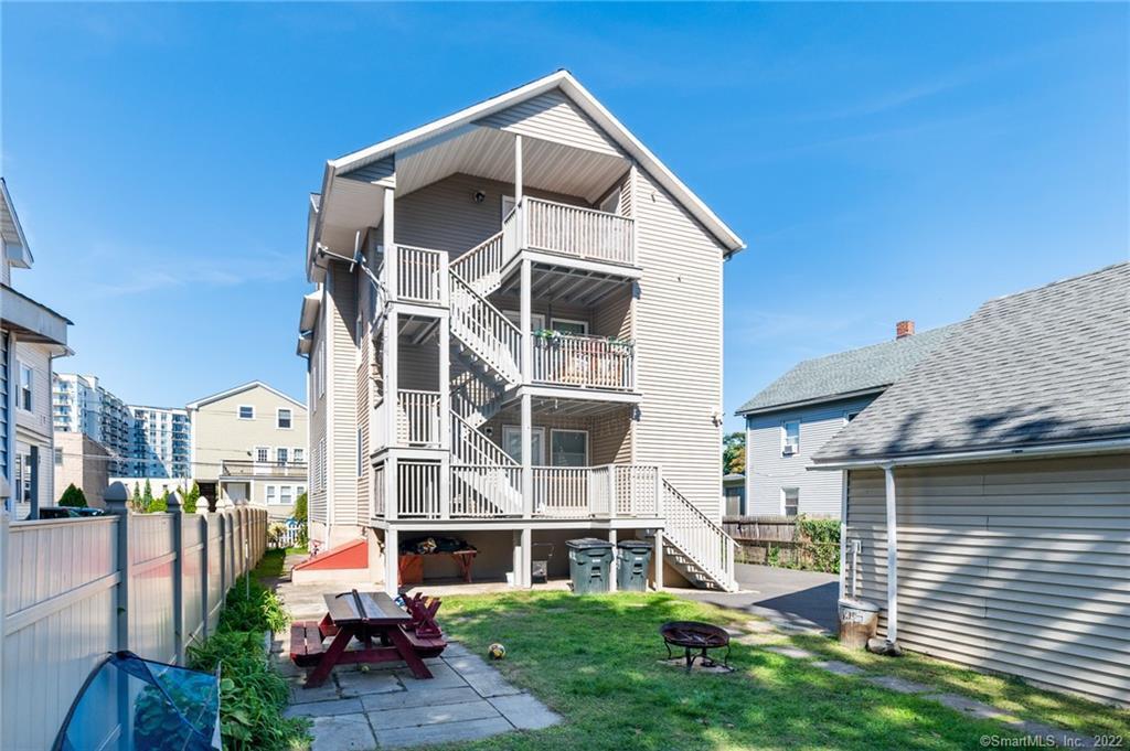 59 Harbor St, Unit 1 in Stamford, CT - Building Photo