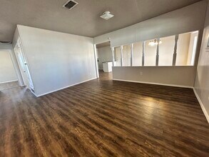 2807 Auburn St in Lubbock, TX - Building Photo - Building Photo