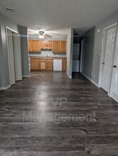 2218 Emerald Dr in Davenport, IA - Building Photo - Building Photo