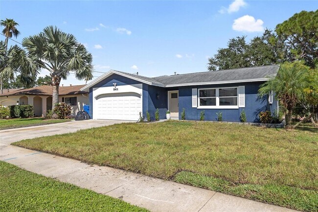 5901 Denver St NE in St. Petersburg, FL - Building Photo - Building Photo