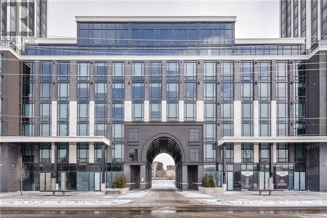 330 Phillip St in Waterloo, ON - Building Photo - Building Photo