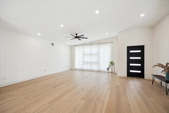 10159 Brinwood Dr in Houston, TX - Building Photo - Building Photo