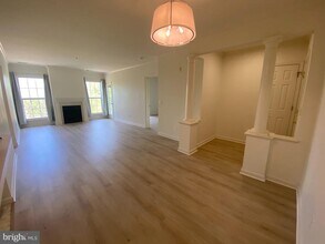 7000 Falls Reach Dr in Falls Church, VA - Building Photo - Building Photo