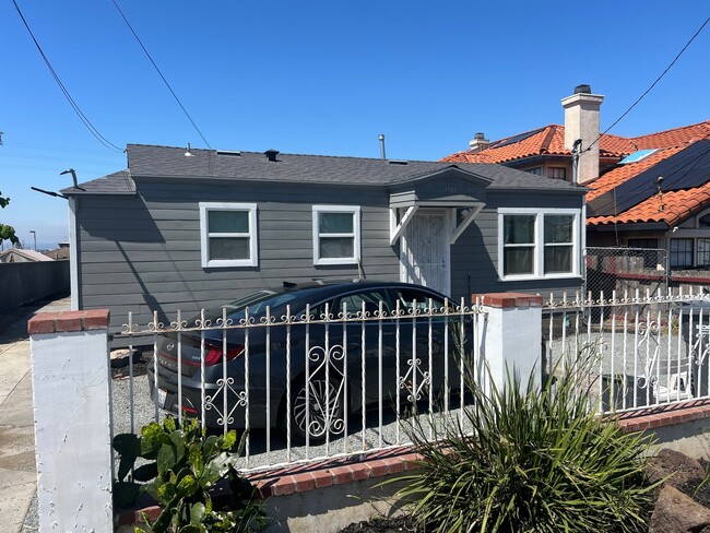 1910 I Ave in National City, CA - Building Photo - Building Photo