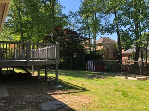 1104 Lynmoor Dr NE in Atlanta, GA - Building Photo - Building Photo