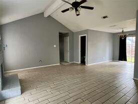 10610 Sandy River Dr in Sugar Land, TX - Building Photo