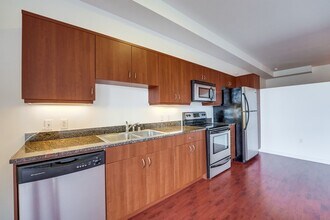 889 Date St, Unit 889 Date St Unit 338 in San Diego, CA - Building Photo - Building Photo