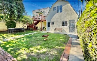 459 N Alfred St in Los Angeles, CA - Building Photo