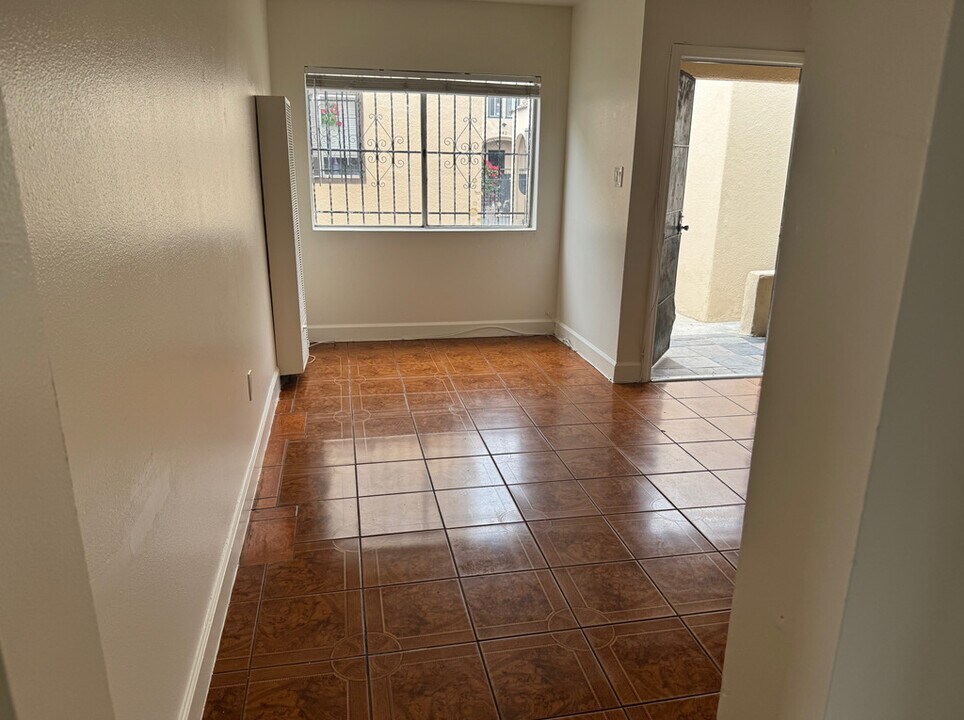 839-841 W 83rd St in Los Angeles, CA - Foto de edificio