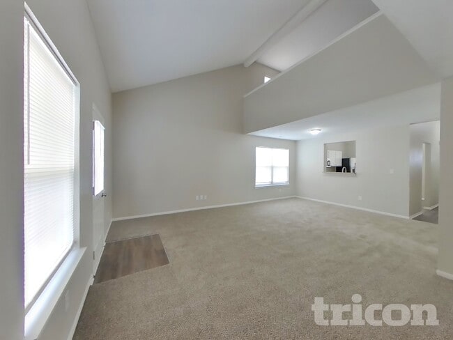 484 Brookstone Dr in Greenfield, IN - Building Photo - Building Photo